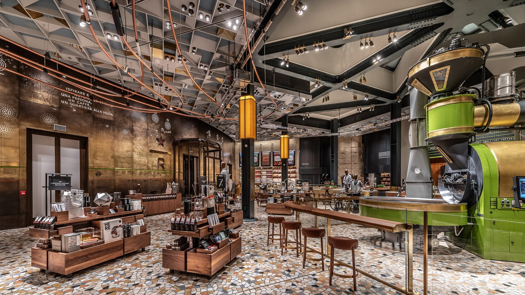 Starbucks apre a Milano. Ecco le prime foto