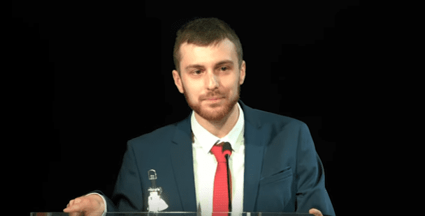 Al Politecnico l'ironia dello studente conquista tutti: "La disoccupazione è a zero"