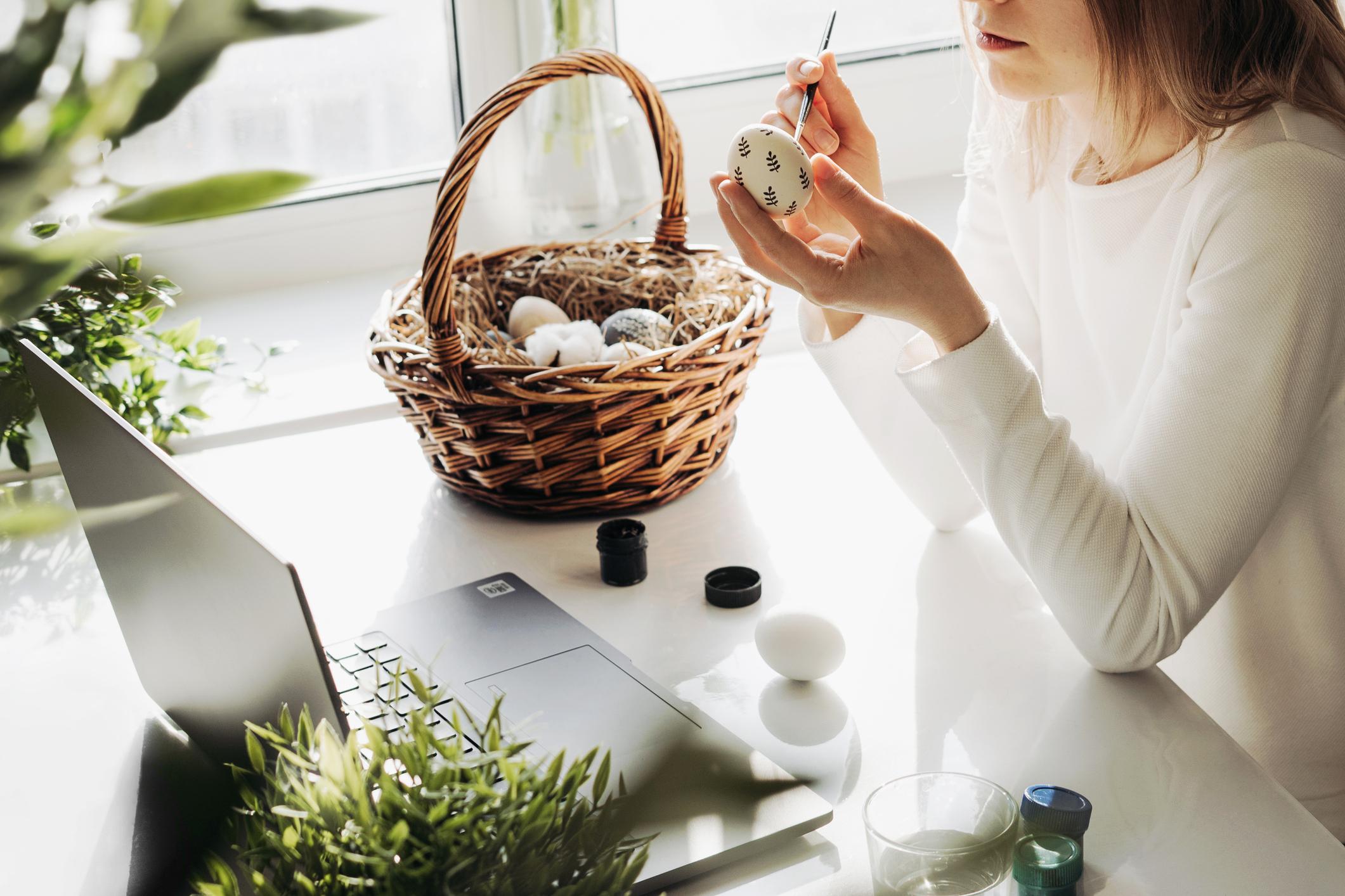 Pasqua 2024: tra tradizione e nuovi trend, gli italiani spenderanno 2,5 miliardi per il pranzo
