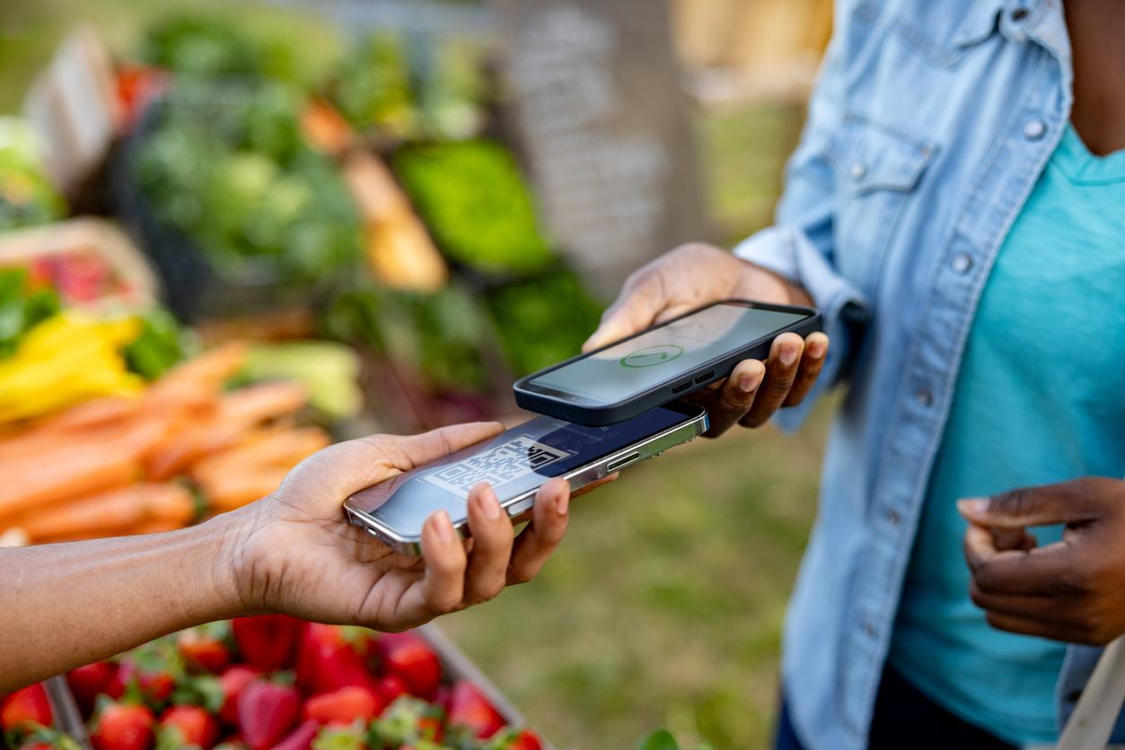 Il telefonino diventa Pos: anche in Italia è disponibile il Tap to Pay