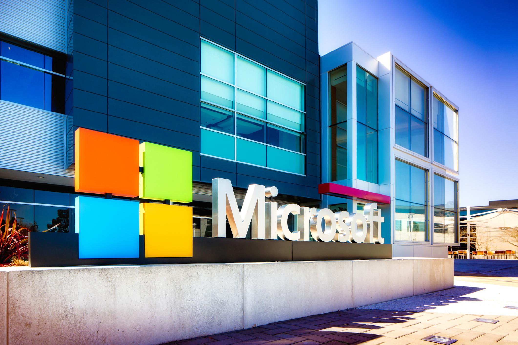 Microsoft e OpenAI progettano 'Stargate': un data center da 100 miliardi di dollari