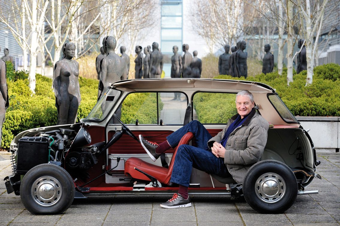 James Dyson: «Pensa in modo diverso, fai errori, inventa»