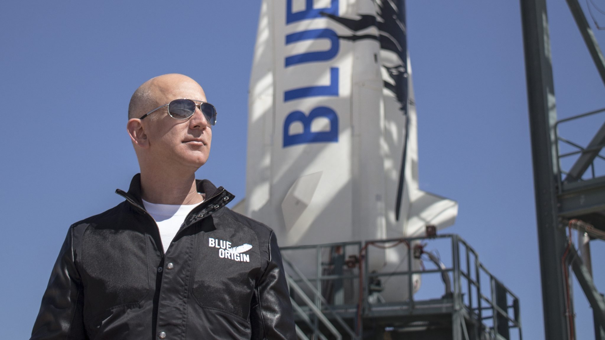 Jeff Bezos nello spazio nel giorno dello sbarco sulla Luna, con "l'astronauta" più giovane di sempre (e la più anziana)