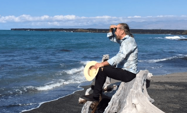 Da senzatetto a miliardario: la storia di John Paul DeJoria