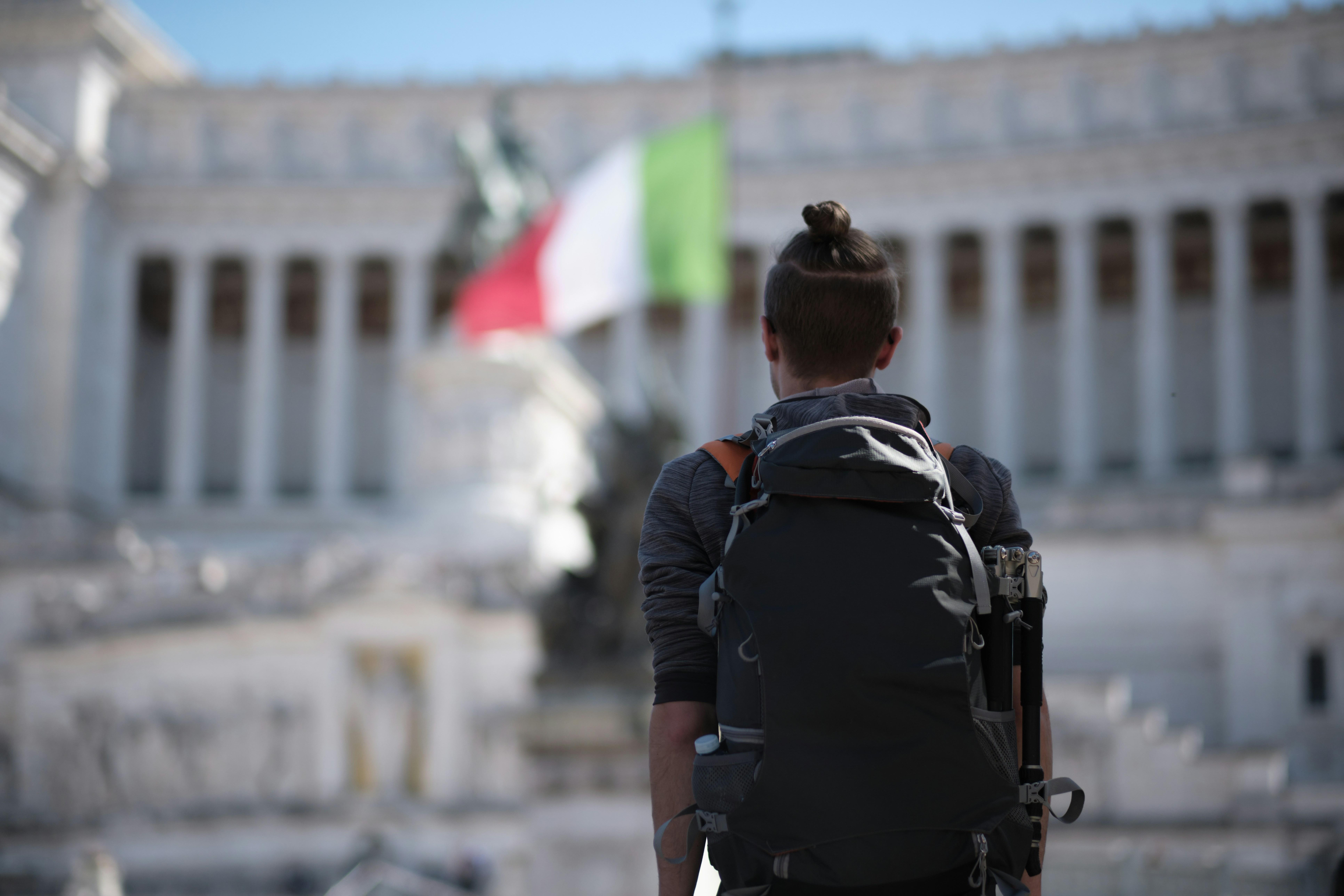 Fondazione Migrantes: l'Italia delle migrazioni plurime, sempre più spopolata e vecchia.