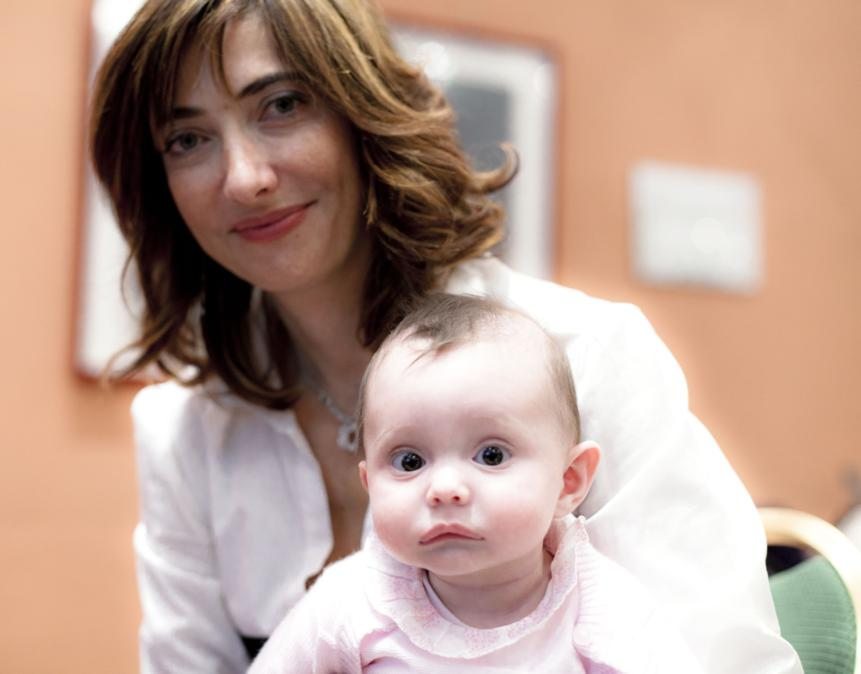 Un fiocco in azienda: il patto per le mamme che lavorano