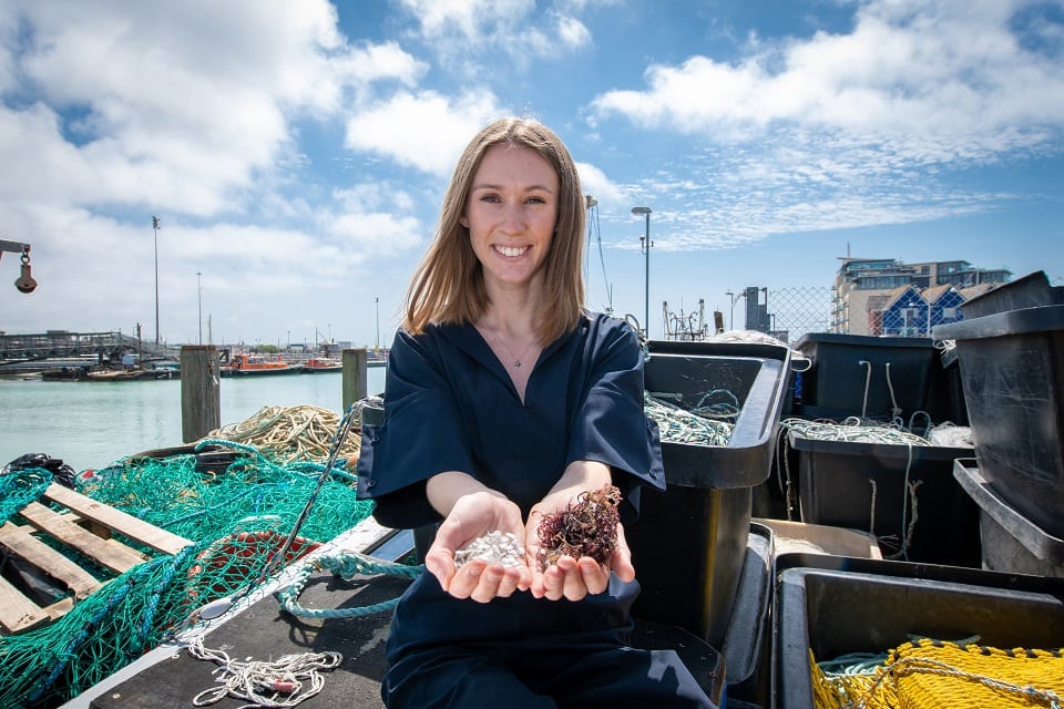 Addio plastica, creo imballaggi dagli scarti del pesce