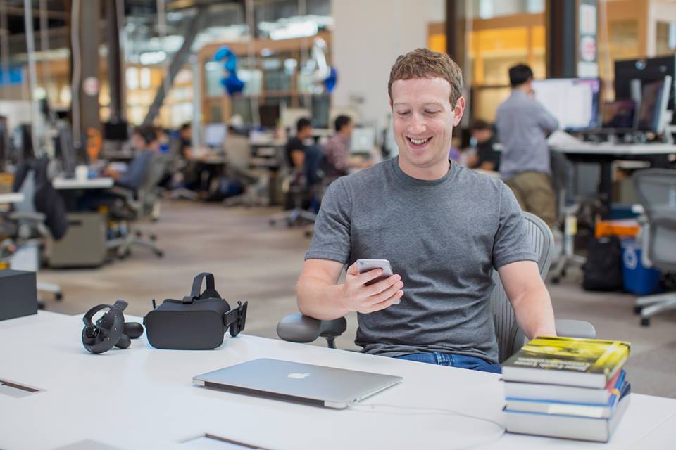 Facebook cerca 200 persone in Irlanda