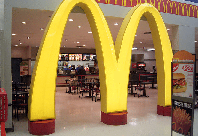 McDonald's: arrivano le consegne a domicilio a Milano