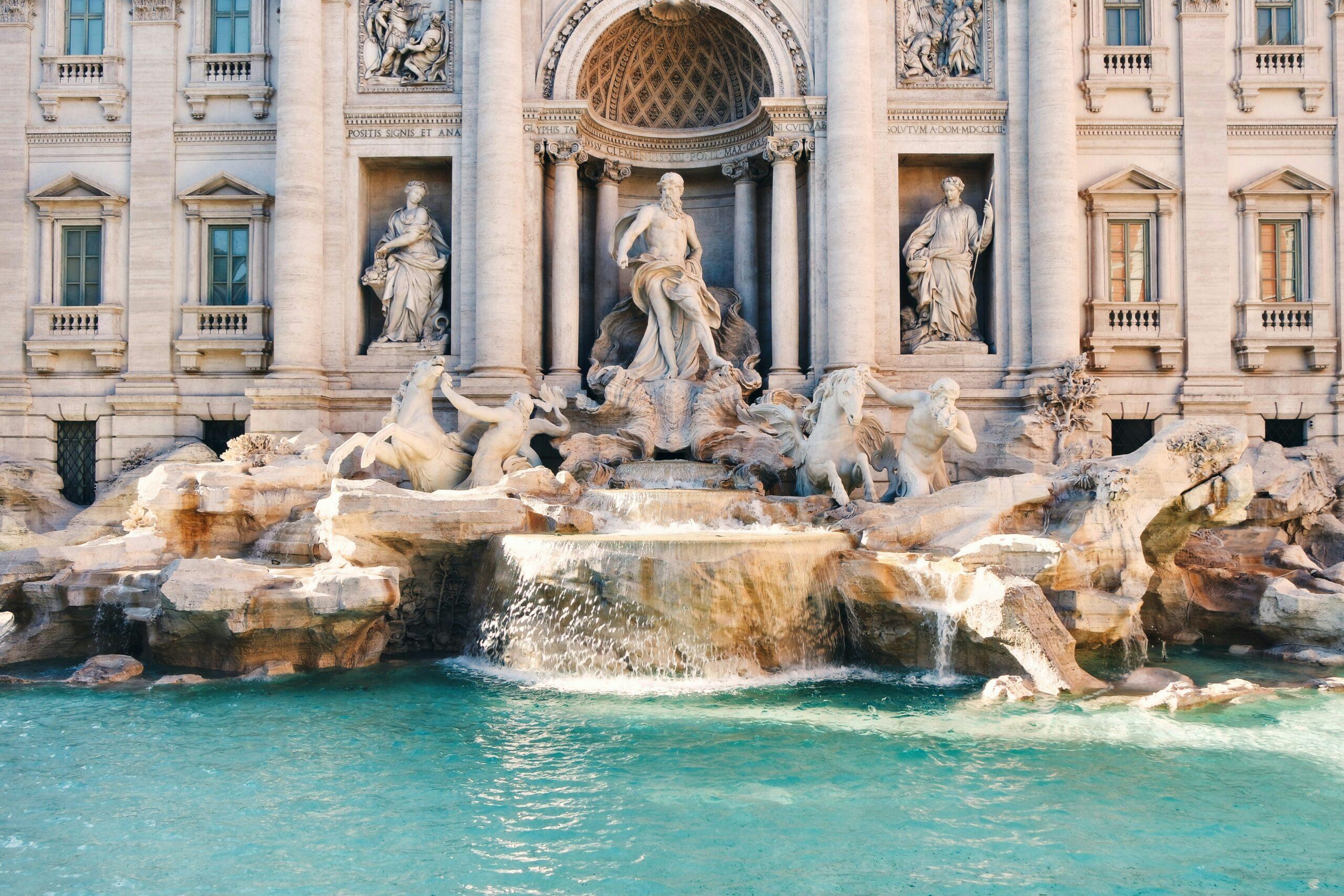 Roma: la Fontana di Trevi sarà a numero chiuso.