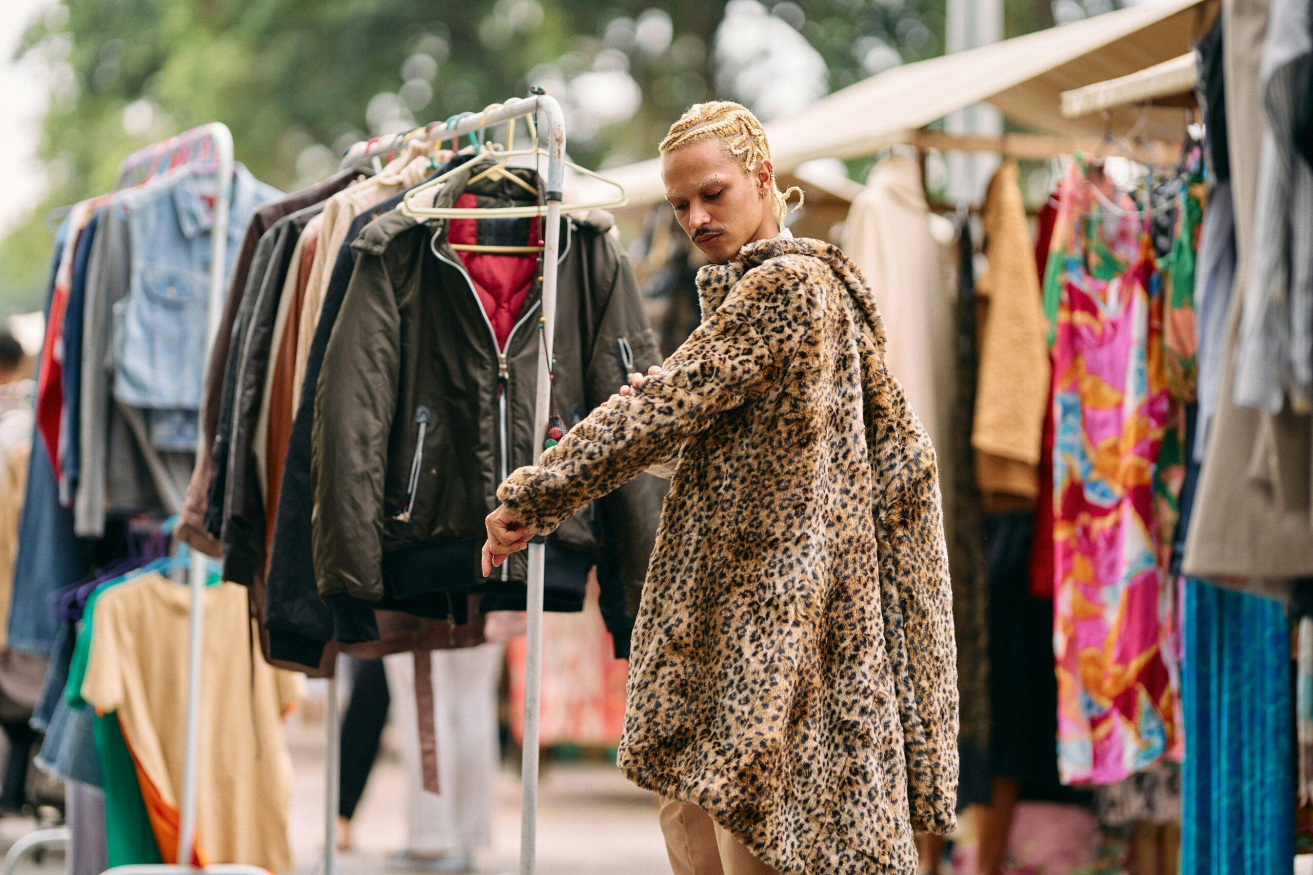 Mercato dei vestiti 'pre-loved': un business sostenibile, ma non profittevole.