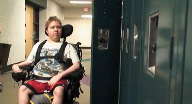 Un’invenzione migliora la vita di un malato di distrofia muscolare