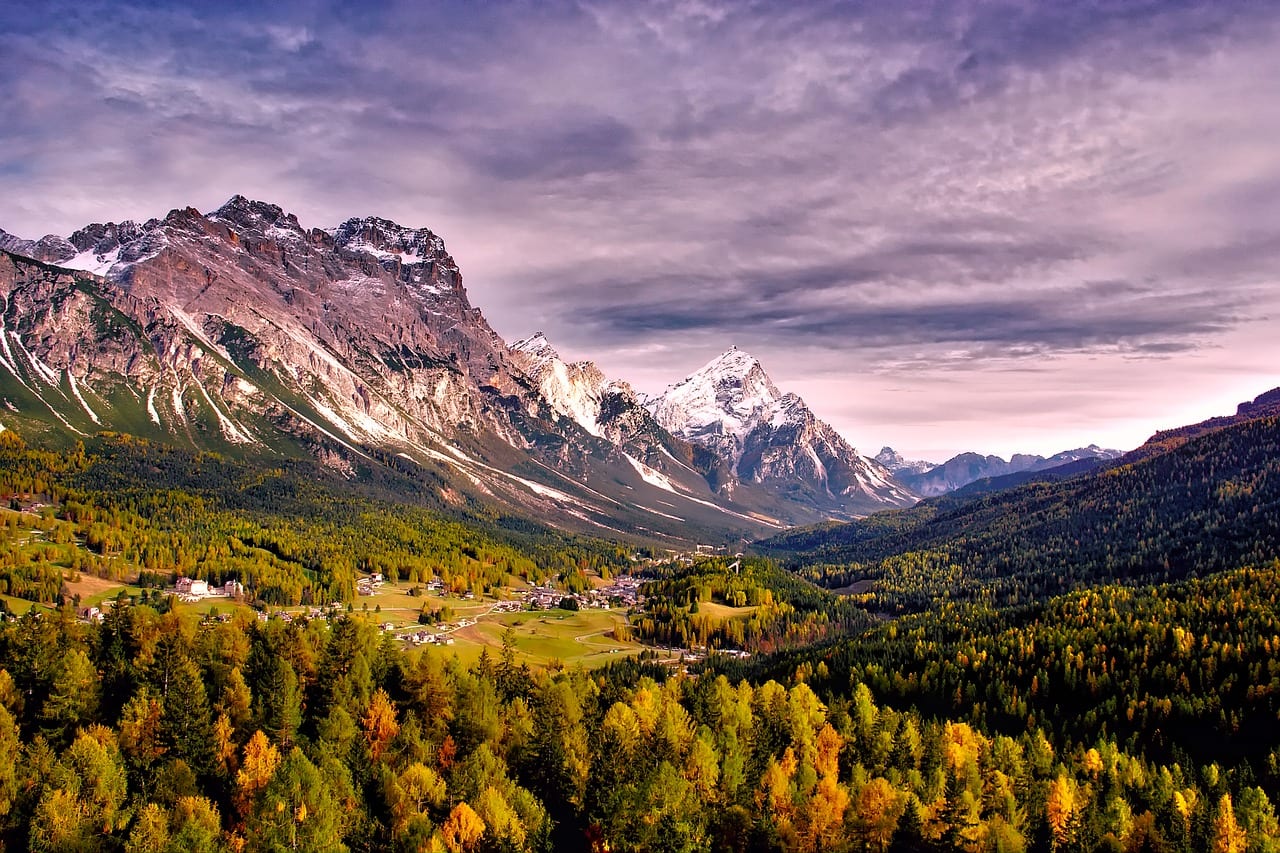 "In vacanza gratis sulle Dolomiti, se stacchi lo smartphone"