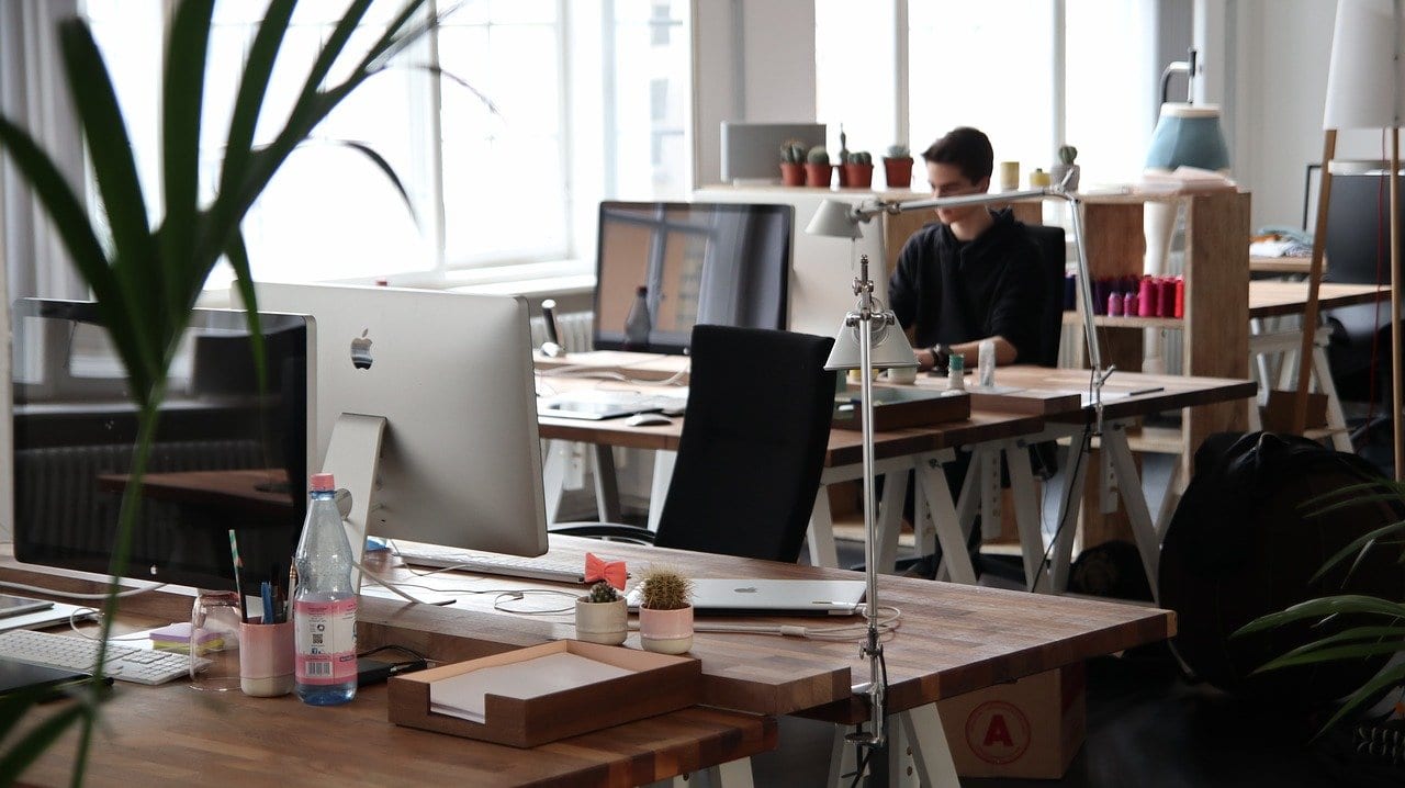 Smart working? 8 italiani su 10 vogliono tornare in ufficio