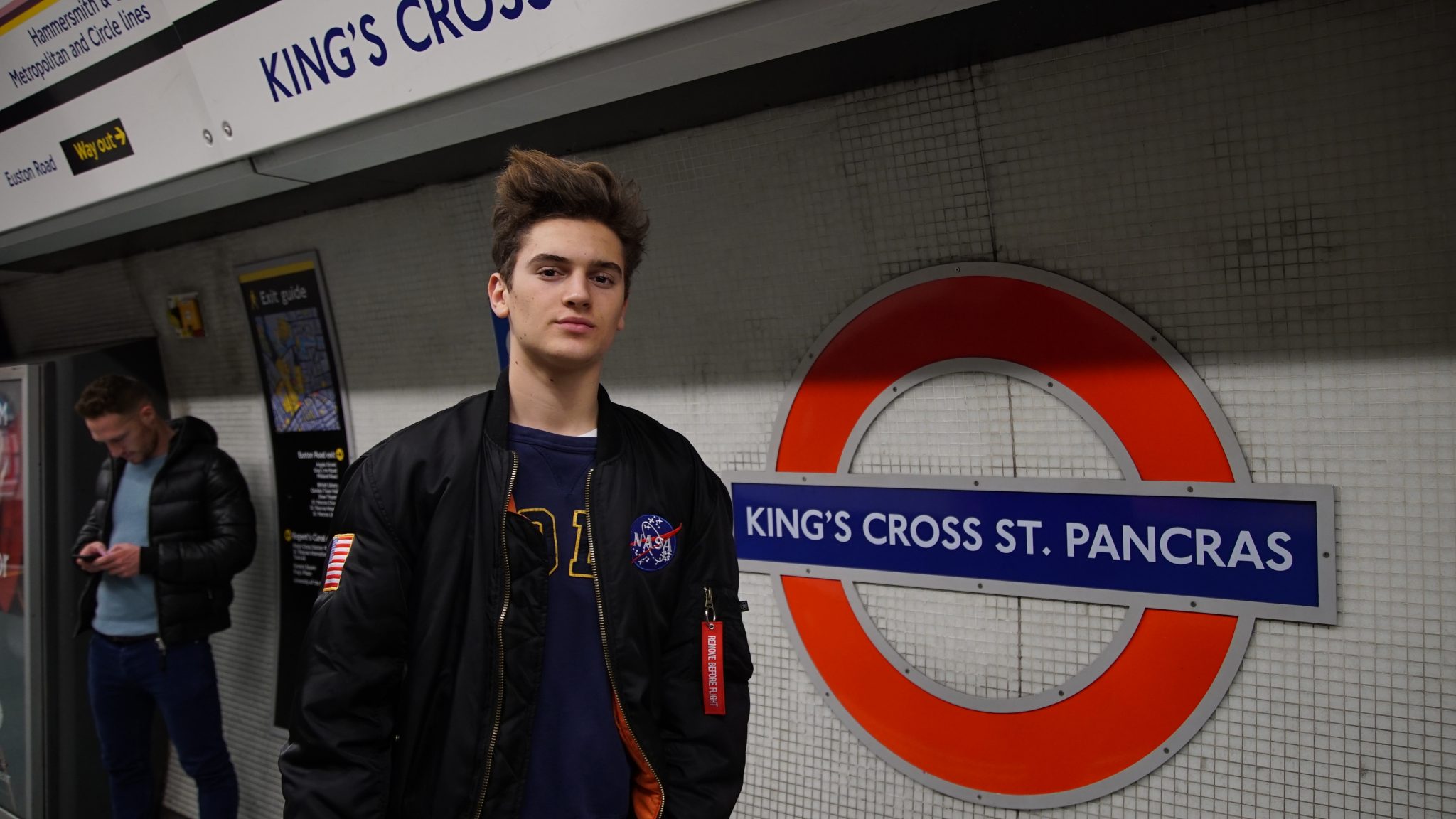 Davide, la giovane webstar che insegna l'inglese ai ragazzi
