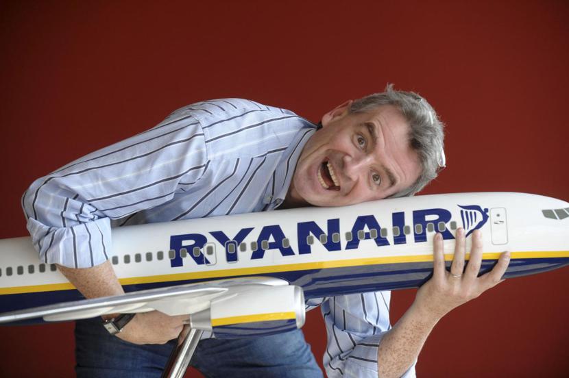 Ryanair assume hostess e piloti in Italia