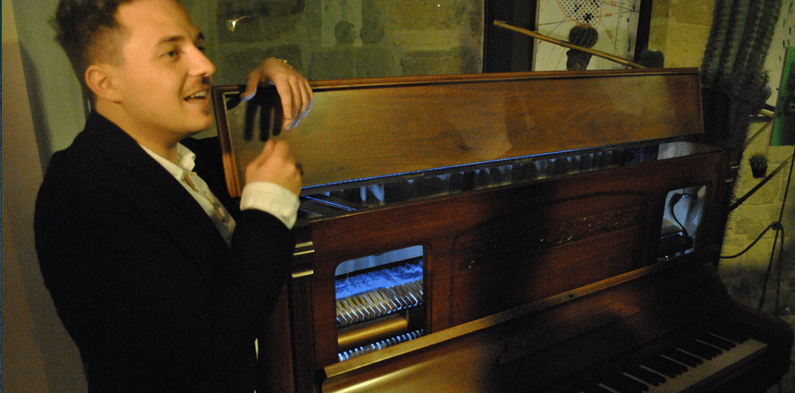 Ho inventato il pianoforte che dipinge