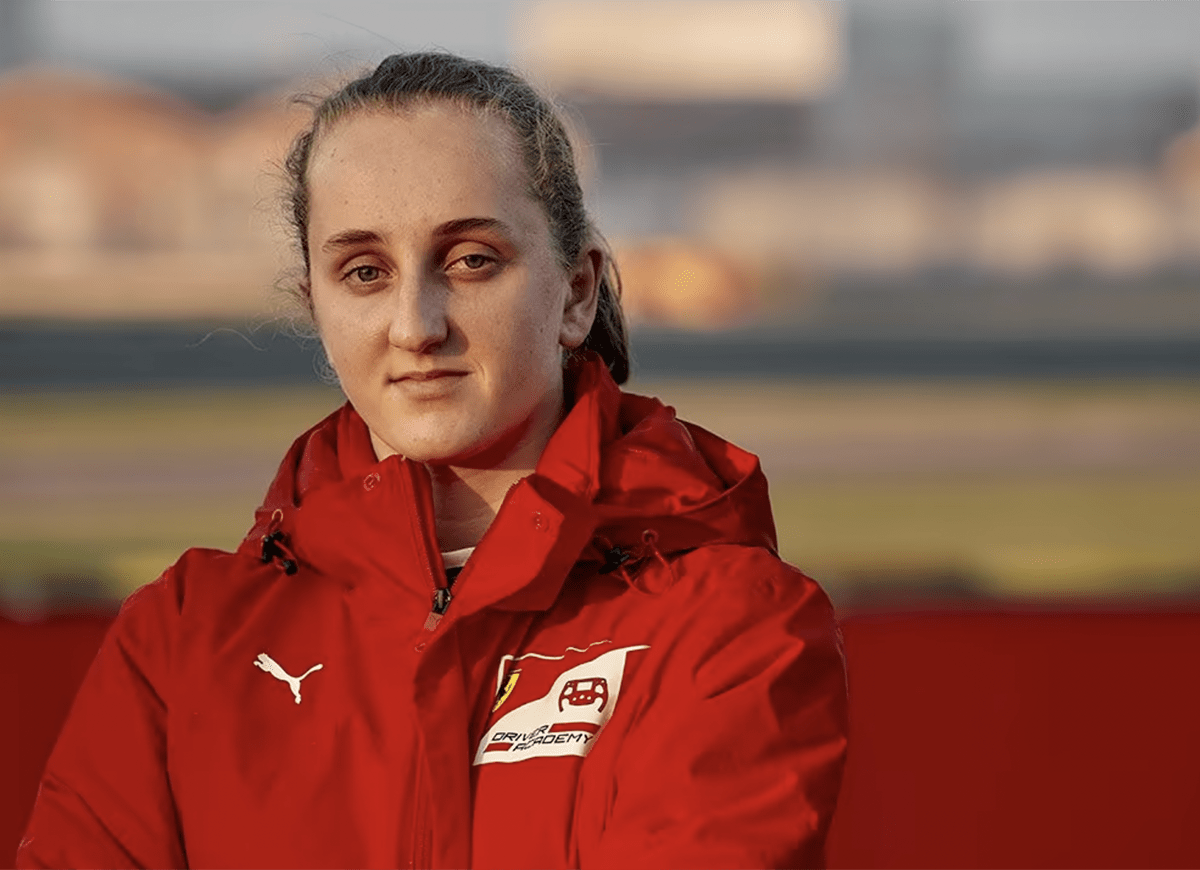 Ferrari sceglie la sua prima pilota donna: è Maya Weug, 16 anni