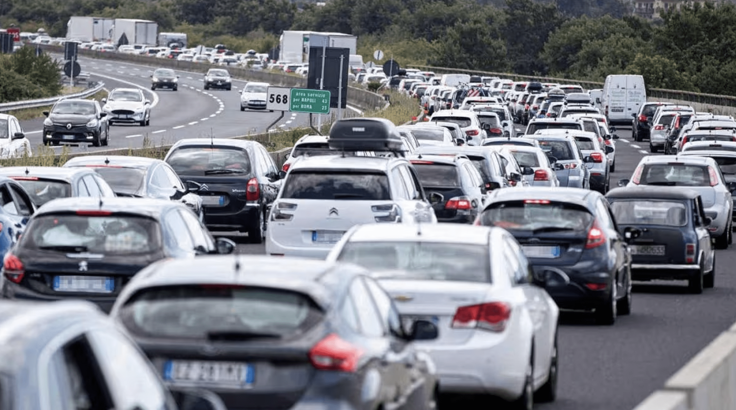 Vacanze estive in Italia:  un agosto di disagi nei trasporti