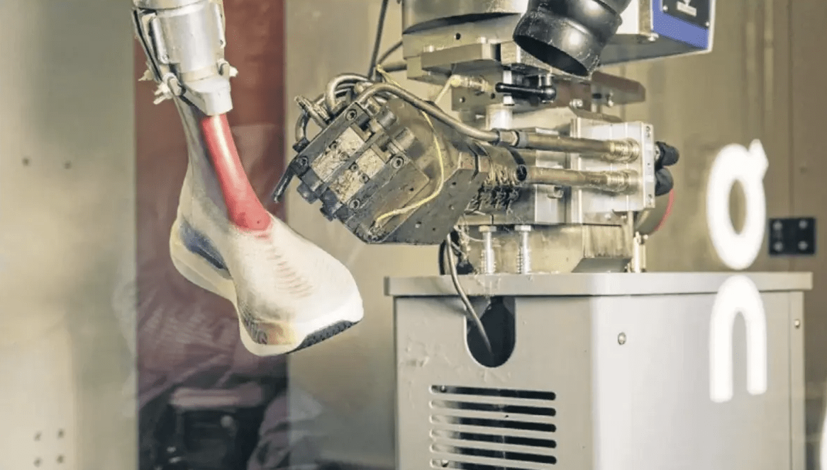 La rivoluzione “Spray-On”: scarpe, creatività e sostenibilità.