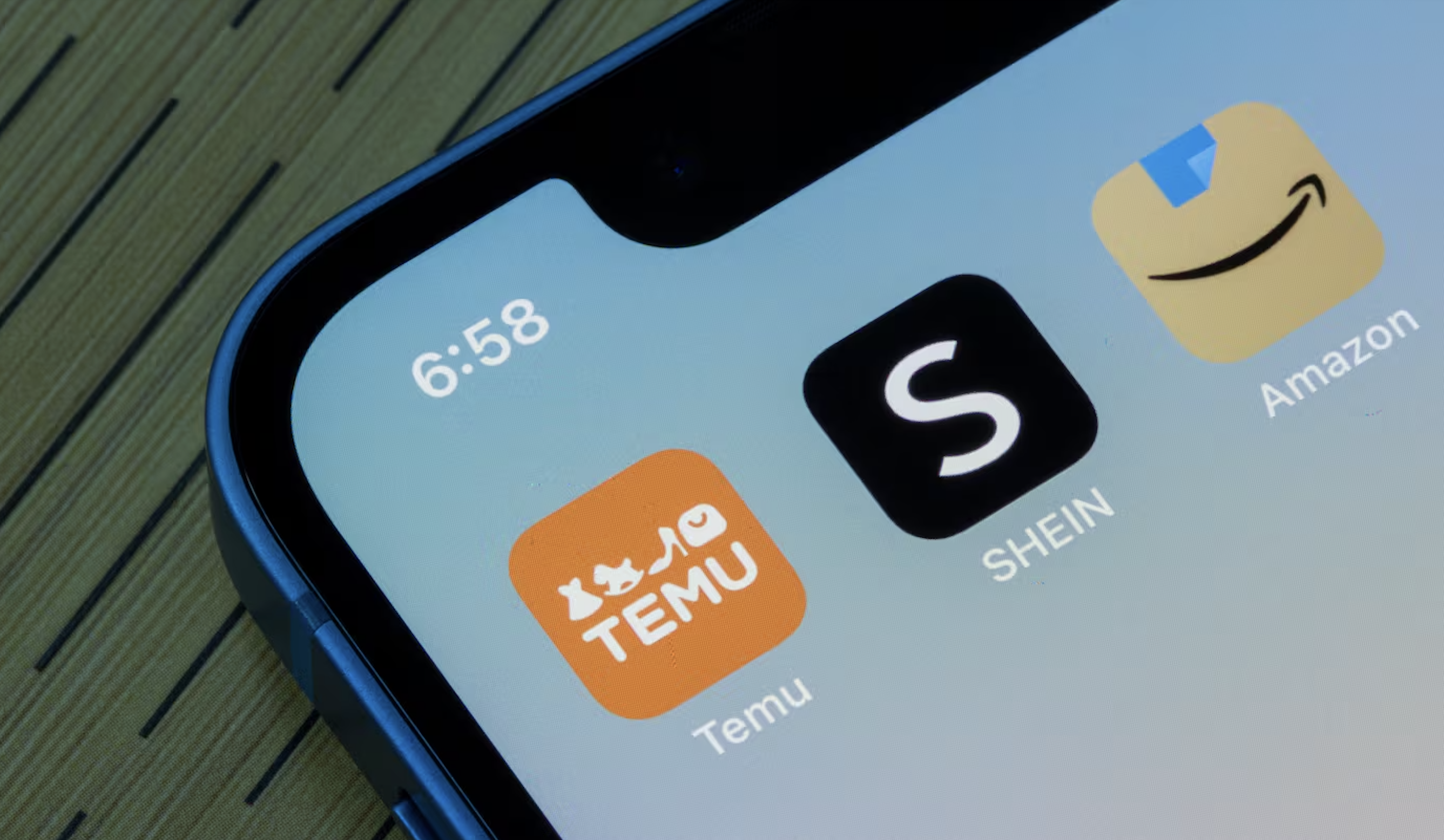 Temu, Shein e Amazon nel mirino UE: stop ai prodotti pericolosi e falsi