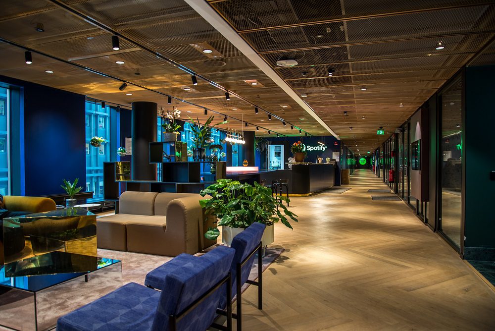Smart working, i dipendenti di Spotify potranno scegliere se lavorare da casa o in ufficio