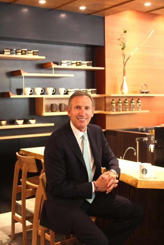 Da Starbucks a Airbnb, i colossi americani contro il bando di Trump