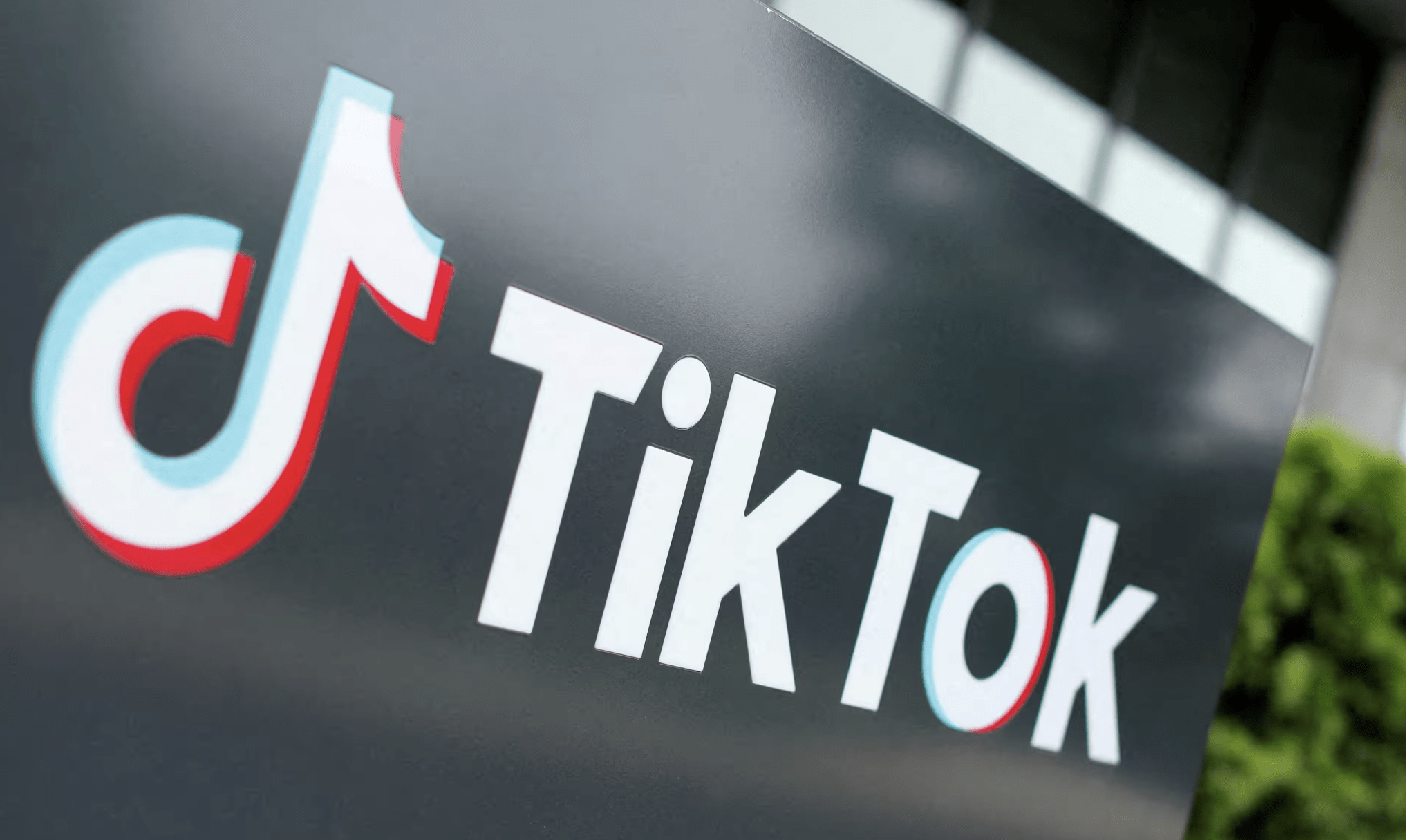L'Albania blocca TikTok per un anno: una mossa contro la violenza giovanile