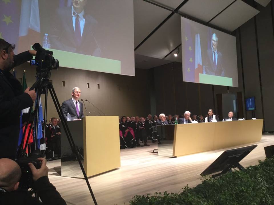 Le 5 frasi più belle del discorso di Tim Cook agli studenti della Bocconi