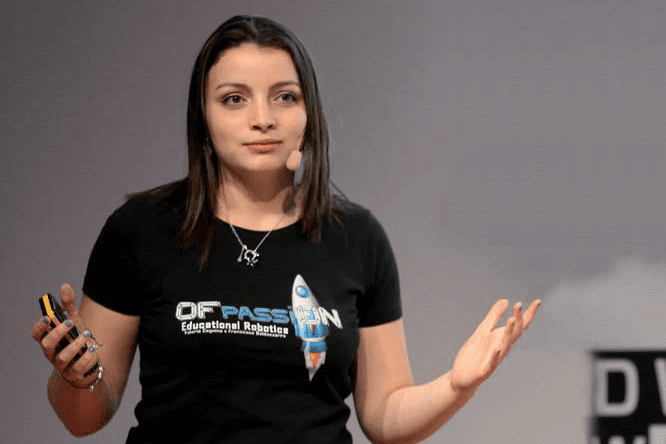 A Valeria Cagnina, la 18enne dei robot, un premio speciale per l'innovazione