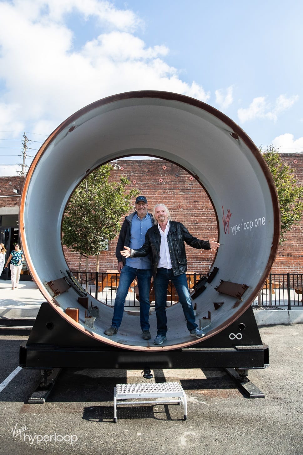 Hyperloop, il primo test con passeggeri sul treno supersonico di Richard Branson