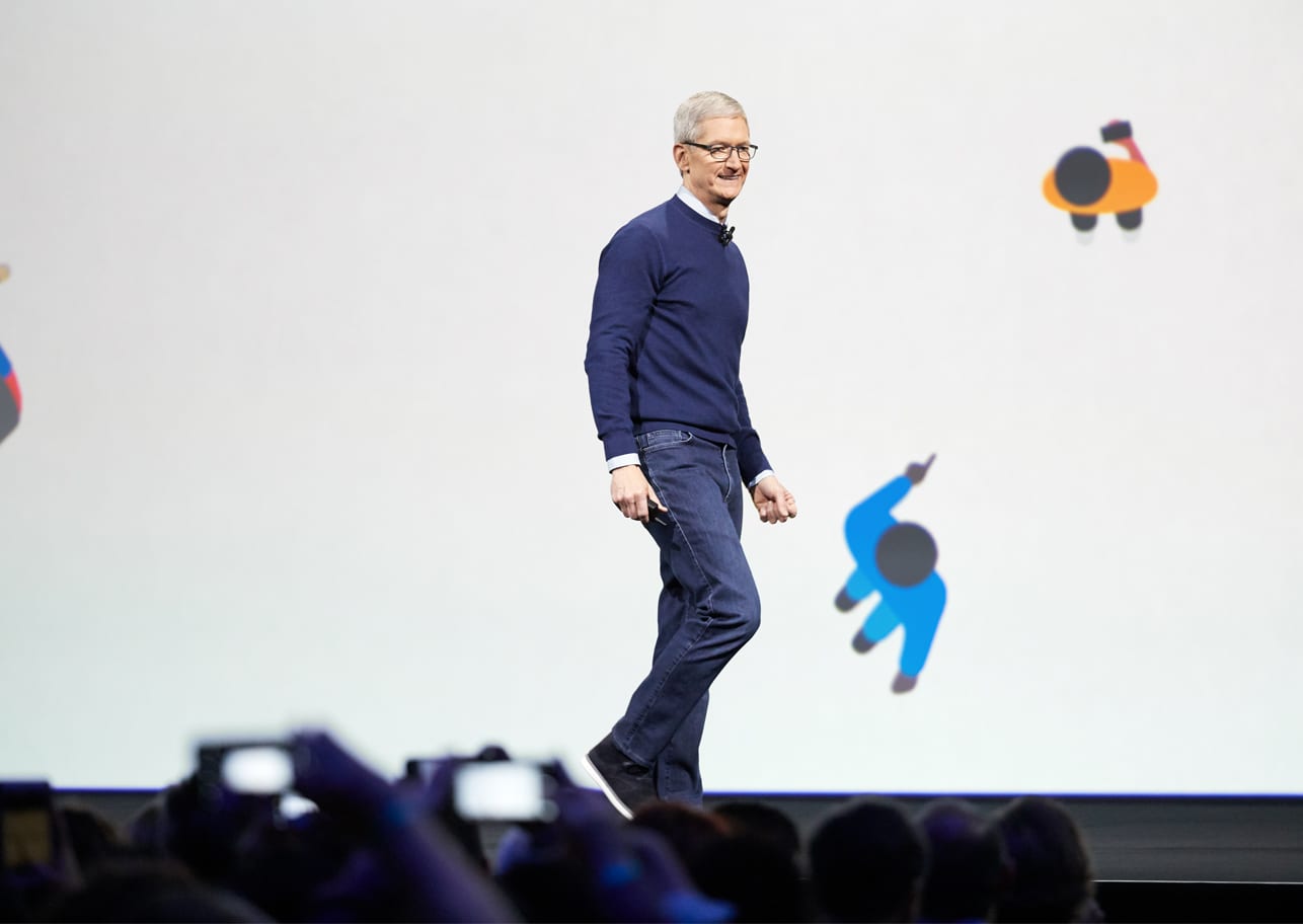 Tim Cook: "La gente passa troppo tempo con l'iPhone"