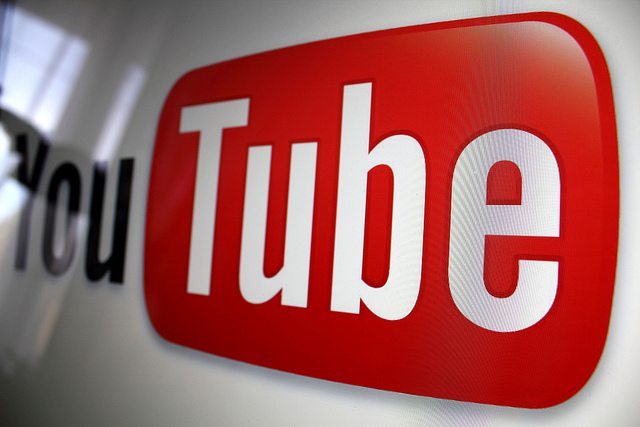 YouTube, gli utenti guardano un miliardo di ore di video al giorno