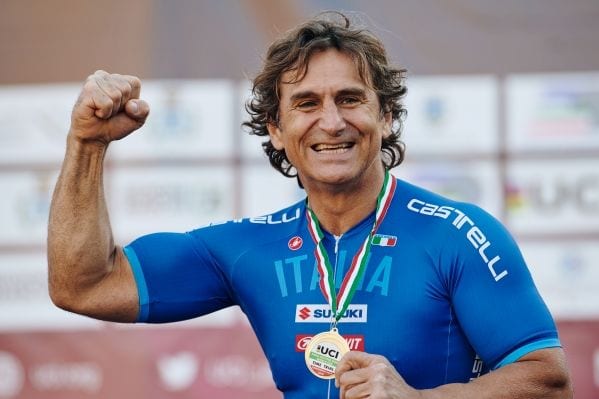 Alex Zanardi, il messaggio del figlio e la lettera del Papa: «Grazie per aver dato forza a chi l'aveva perduta»