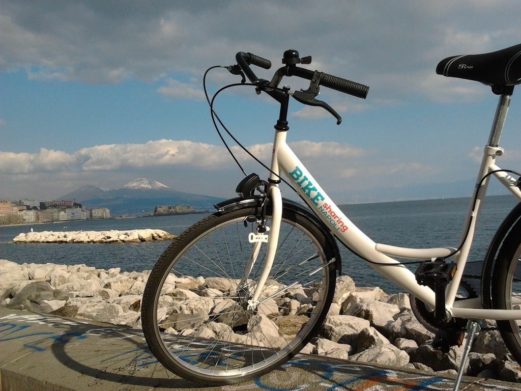 Napoli: il bike sharing nasce dal basso